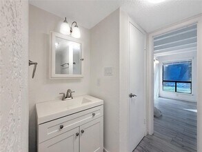 5914 Lago Vista Way in Lago Vista, TX - Building Photo - Building Photo