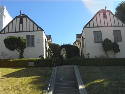 440 N Lake St in Los Angeles, CA - Foto de edificio