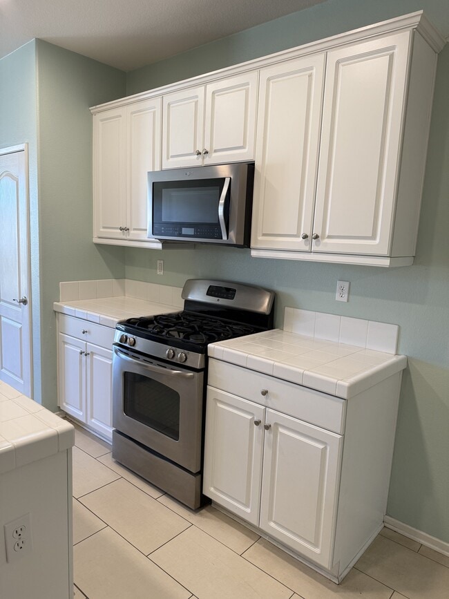 1345 Clasico Dr in Tehachapi, CA - Building Photo - Building Photo