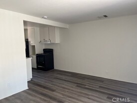 73740 Santa Rosa Way, Unit E in Palm Desert, CA - Foto de edificio - Building Photo