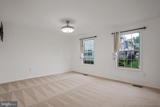 8609 Lamont Ct in Manassas, VA - Building Photo - Building Photo
