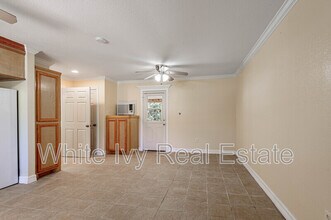 4 Rainbow Dr in Huntsville, TX - Foto de edificio - Building Photo