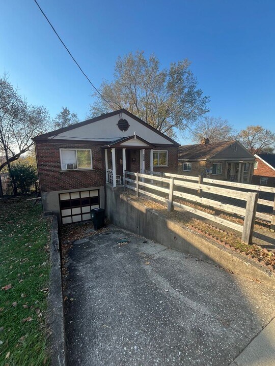 10915 Main St in Sharonville, OH - Building Photo