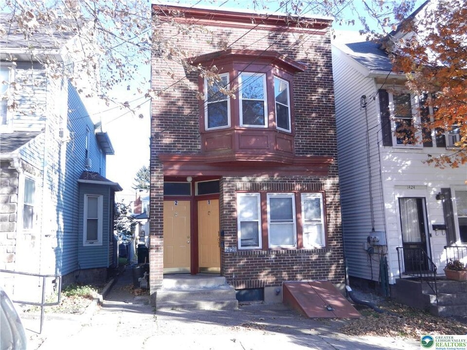 1428 Center St in Bethlehem, PA - Building Photo