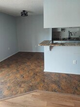 744 116th Ave N in St. Petersburg, FL - Building Photo - Building Photo