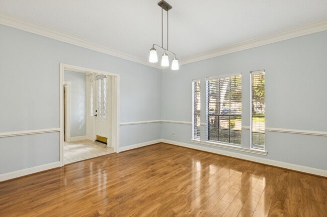 14819 Walbrook Dr in Sugar Land, TX - Building Photo - Building Photo