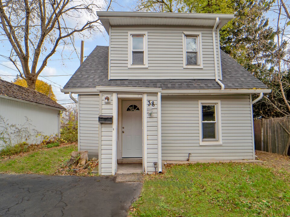 38 Elgrove Rd in Irondequoit, NY - Building Photo