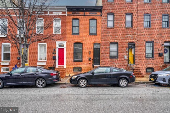 property at 939 Baylis St