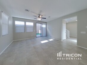 323 N 56th Pl in Mesa, AZ - Building Photo - Building Photo