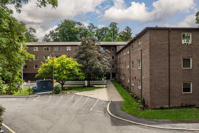 Hamilton Fish Plaza in Beacon, NY - Building Photo - Building Photo