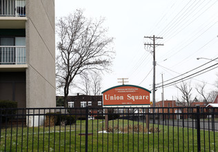 Union Square in Cleveland, OH - Foto de edificio - Building Photo