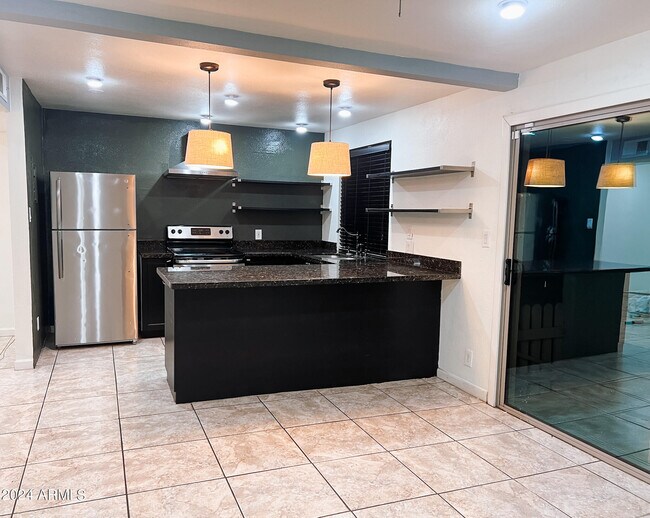 1005 W 5th St-Unit -104 in Tempe, AZ - Building Photo - Building Photo