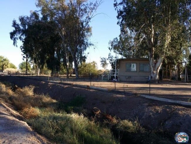 property at 425 E Huston Rd