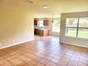 4202 Santa Inez in Mission, TX - Foto de edificio - Building Photo