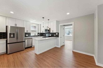 808 Xenia St SE in Washington, DC - Building Photo - Building Photo