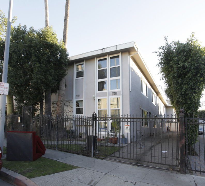 1016 Wilcox Ave in Los Angeles, CA - Building Photo