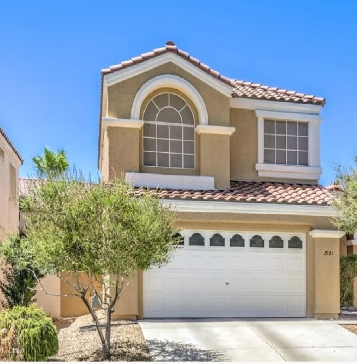 7921 Pottery Creek Dr in Las Vegas, NV - Building Photo