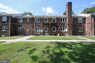 121 Cherry Parke in Cherry Hill Township, NJ - Building Photo - Building Photo