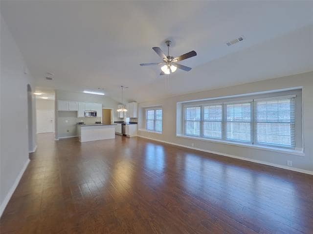 541 Kerry St in Crowley, TX - Building Photo - Building Photo