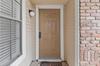 2300 Old Spanish Trl in Houston, TX - Building Photo - Building Photo