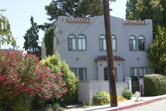 3773 Park Boulevard Way in Oakland, CA - Building Photo - Building Photo