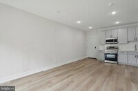 401 E Walnut Ln, Unit 202 in Philadelphia, PA - Building Photo - Building Photo