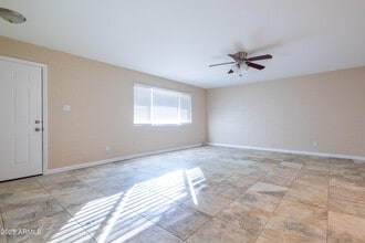 10530 W Alabama Ave in Sun City, AZ - Foto de edificio - Building Photo