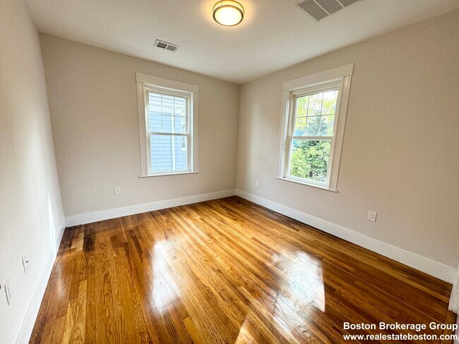72 Belden St, Unit 2 in Boston, MA - Building Photo - Building Photo