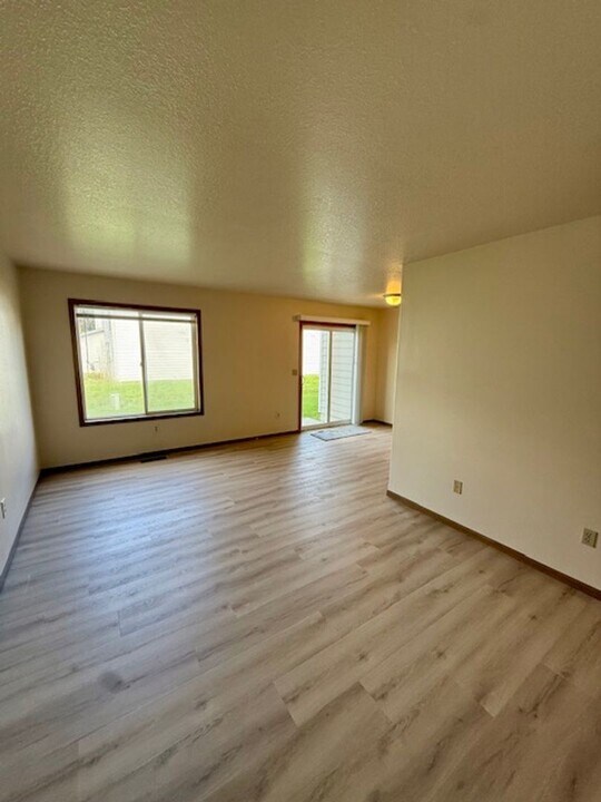 223 Spooner "A" in Belgrade, MT - Building Photo