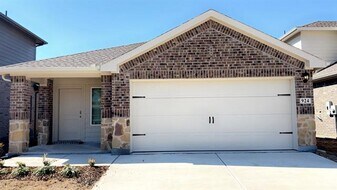 924 Jefferson in Knollwood, TX - Building Photo