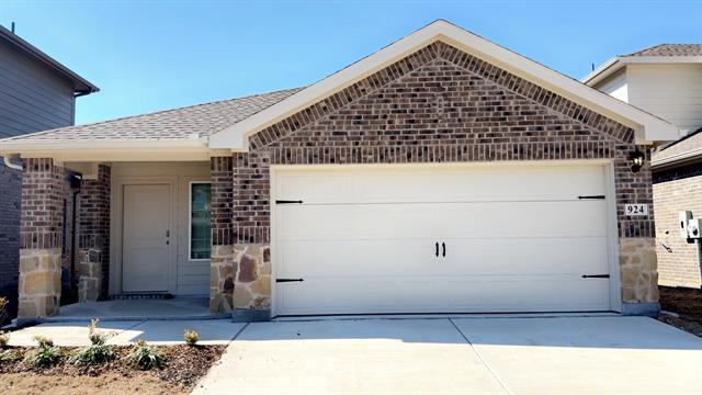 924 Jefferson in Knollwood, TX - Building Photo