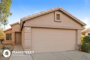 8425 W Highland Ave in Phoenix, AZ - Building Photo