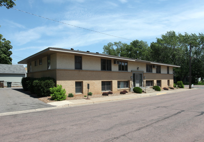 25 6th St NE in Osseo, MN - Building Photo - Building Photo