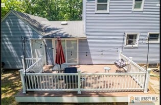 130 Tunison Rd in New Brunswick, NJ - Building Photo