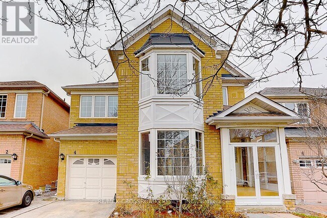 4 Lancelot Ln