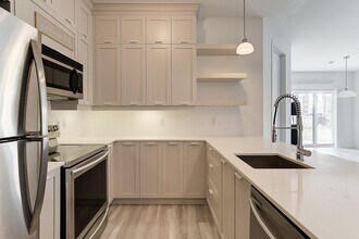 8265 Rue de Londres in Brossard, QC - Building Photo - Building Photo