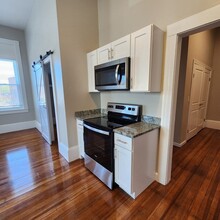 92.5 Maple St in Northampton, MA - Building Photo - Building Photo