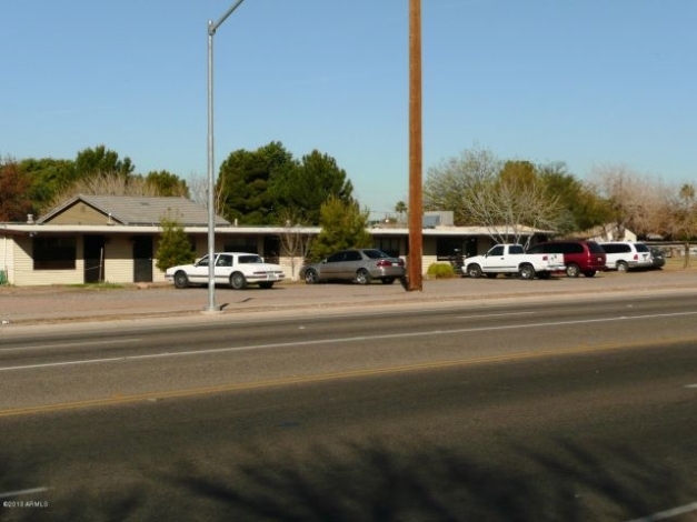 7508 W Orangewood Ave in Glendale, AZ - Building Photo