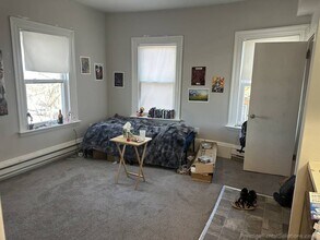 582 Cambridge St, Unit 1 in Boston, MA - Foto de edificio - Building Photo