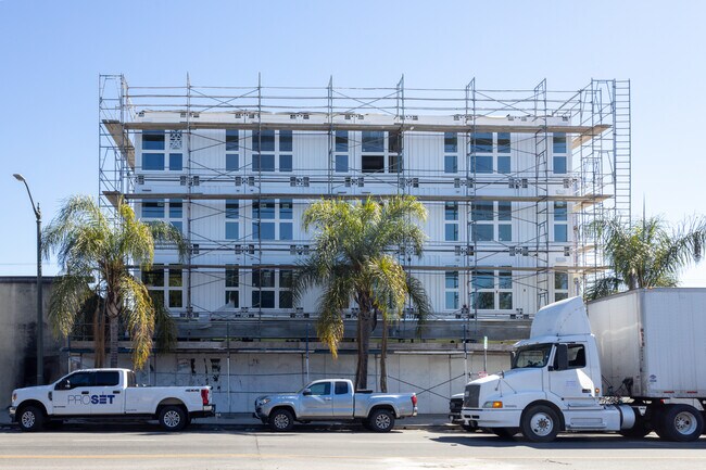 Hope on Broadway in Los Angeles, CA - Building Photo - Building Photo
