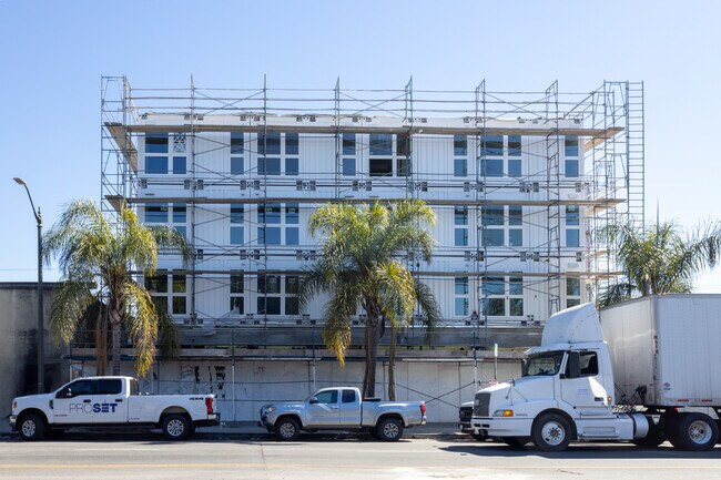 Hope on Broadway in Los Angeles, CA - Foto de edificio - Building Photo