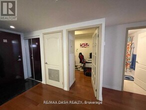 263 Wellington St W in Toronto, ON - Building Photo - Building Photo