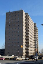 Summit House Apartments in West New York, NJ - Building Photo - Building Photo