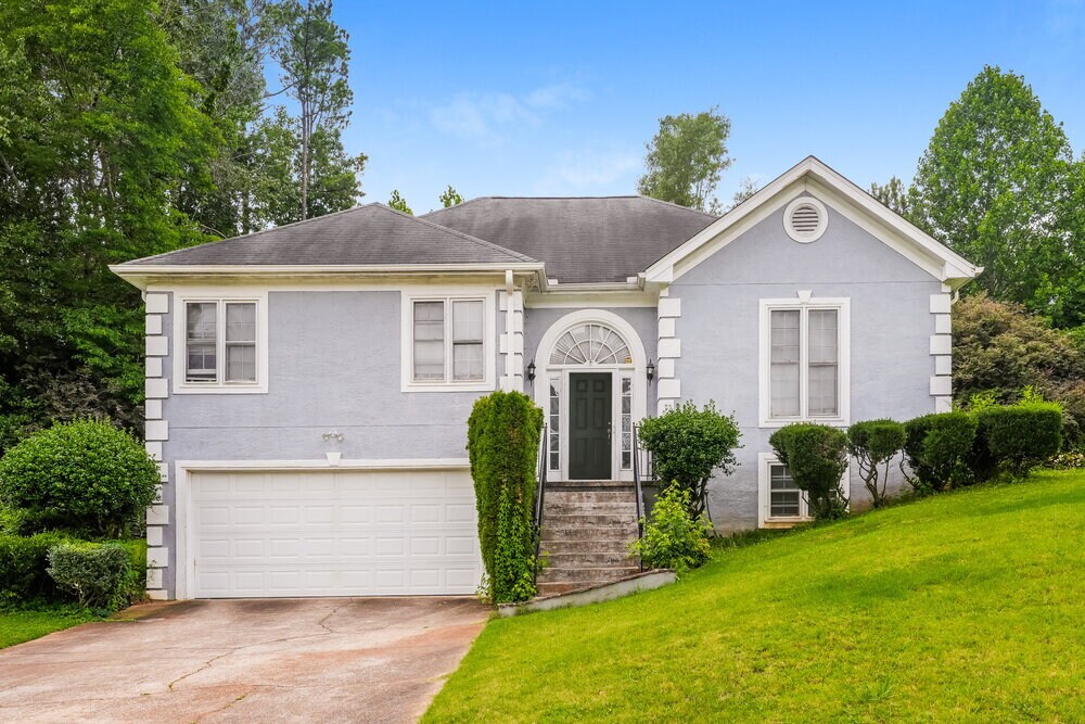 4310 Oakbriar Pl in Buford, GA - Foto de edificio