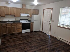 3335 Northwest Ave in Bellingham, WA - Building Photo