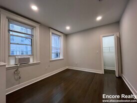 111 Park Dr, Unit 14 in Boston, MA - Building Photo
