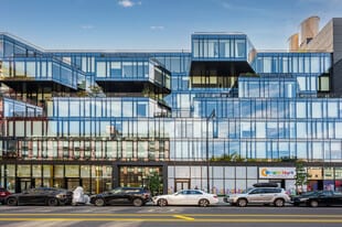 Corte in Long Island City, NY - Building Photo