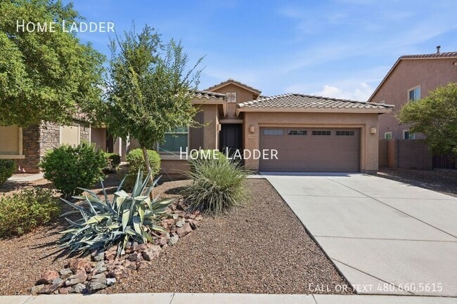 property at 3234 E Dogwood Pl