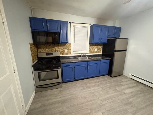 101 Whitehall St, Unit 1 First Floor in Providence, RI - Foto de edificio - Building Photo