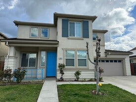 1860 Blowers Dr in Woodland, CA - Building Photo